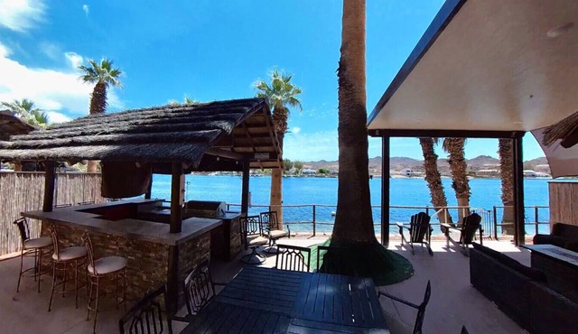 The Beachfront Villa 11