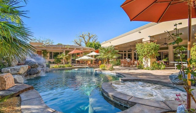 The Oasis - Private 1-Acre Resort - Pool, Spa, Pickleball, Volleyball, Bocce