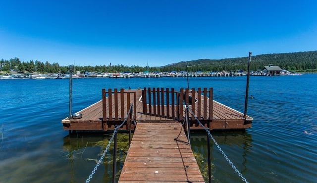 The Voges' Lake House - Amazing Lake Front House With A Beautiful View And Game Room! 3 Bedroom Home