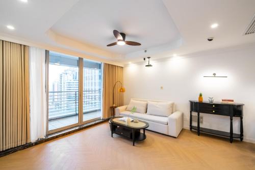 Tianzifang Sun Moonlight Fine Decoration Large Two-Bedroom