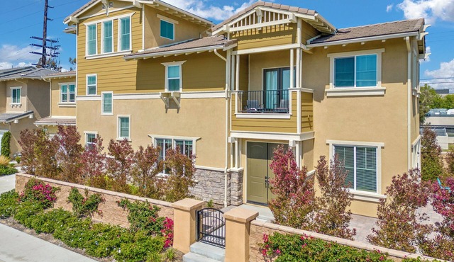 Torrance Downtown Spacious 5Bed 4bath House Free Parking WiFi Harbor UCLA SpaceX