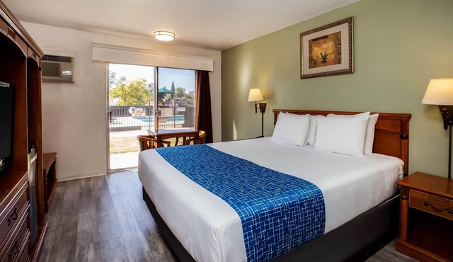 Travelodge by Wyndham Red Bluff South of Redding