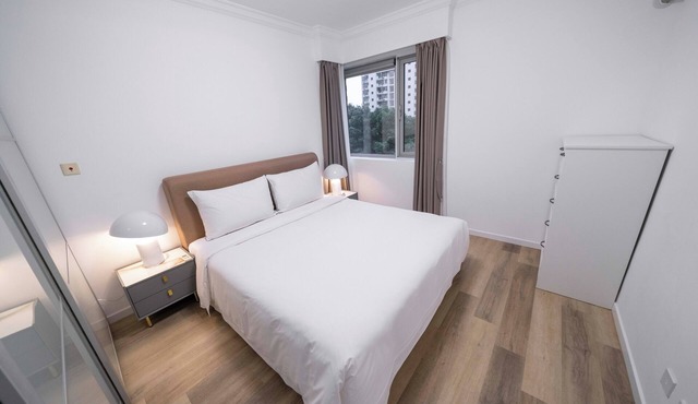 Tyms Elegant 4BR 2BA APT Changning