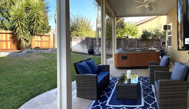 Ultimate Riverbank Getaway w/Luxe Amenities