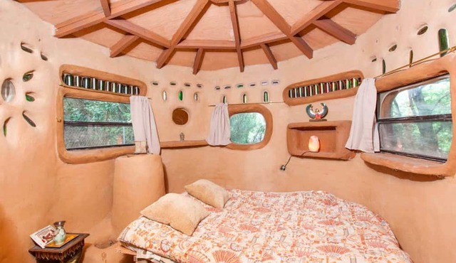 Unique Glamping Hobbit Hut at Spiritual Retreat near San Francisco, California