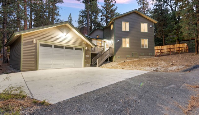 Unique home+2 New Master Suites! 0.6mi to Bear mtn