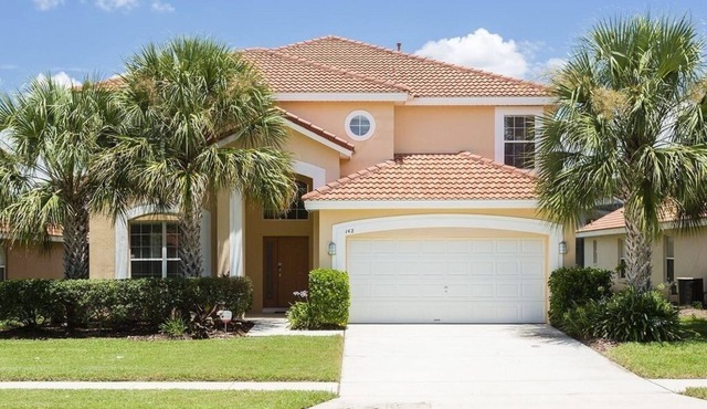 Updated 6 bedroom pool house in Solana Resort, King suite on main floor.