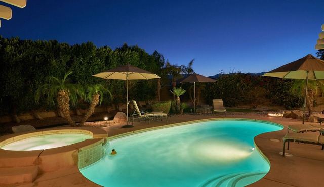 Upscale Quiet Luxury Living In Palm Desert! CLOSE to Shopping Golf ⛳️