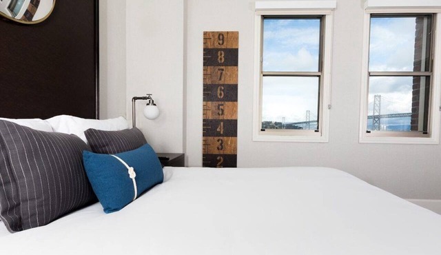 Urban King Room w/Free Breakfast | Pet-Friendly & Access to Embarcadero