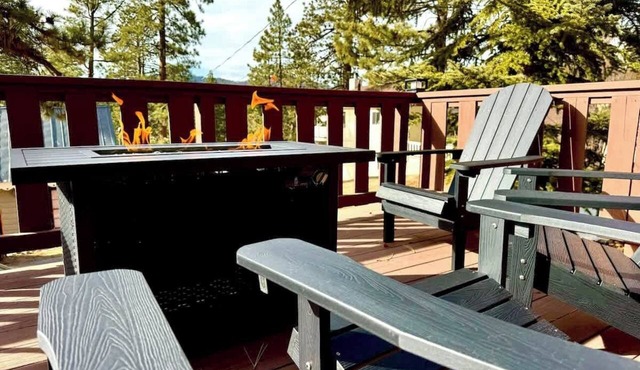 Ursa Minor Cabin | BBQ | Fire Pit on Deck | Max 4