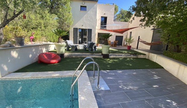 Vacation villa * Provence- Vaucluse all comfort, private heated pool in Mondragon