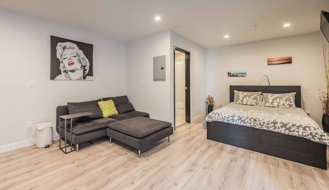 Venice Studio Blocks 2 Beach & Canals Full Kitchen