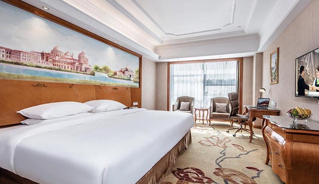 Vienna International Hotel Xinyang Yangshan New District