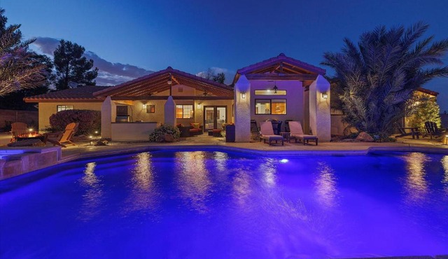 Villa 1 level on half acre 12-min to Strip