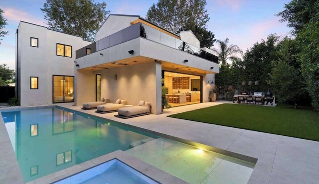 Villa Madison | Private + Modern in Valley Village
