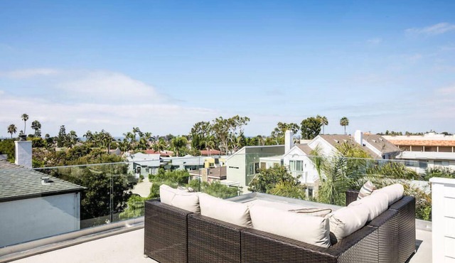 Walk to Beach | Corona del Mar Retreat | True Vacation Masterpiece