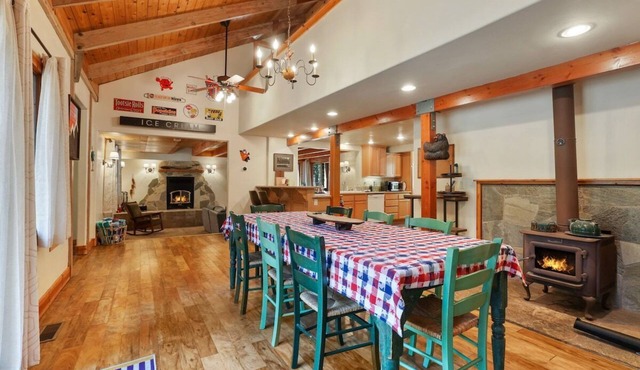 Walk to Beach Family Cabin | BBQ | Hammocks