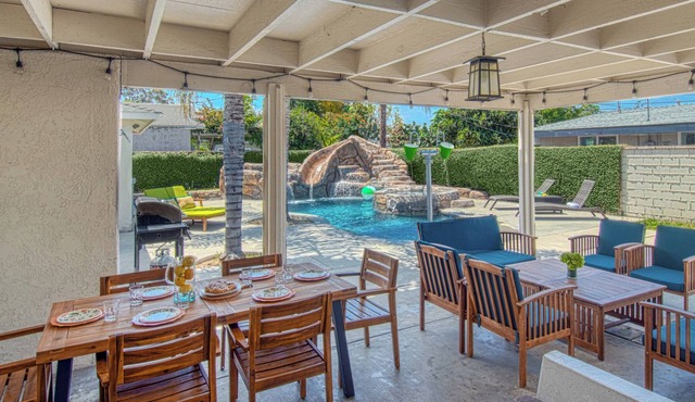 Walk to Disney + Brand New Pool and Rockslide + Game Room + Pet Friendly