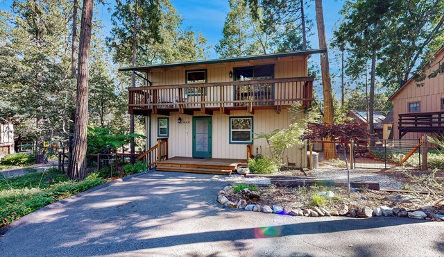 Walk to Golf & Restaurants: Serene Twain Harte Gem