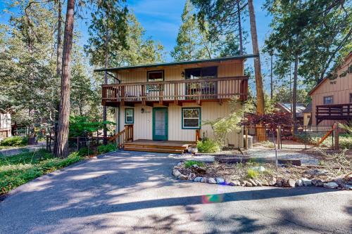 Walk to Golf & Restaurants: Serene Twain Harte Gem