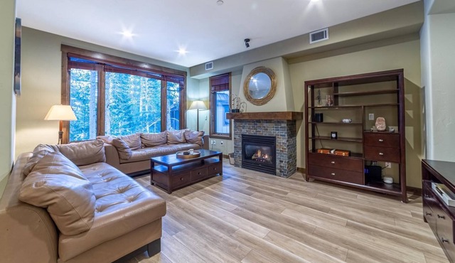 Walk to Ski w/ Golf Course Views & Private Jacuzzi - #448
