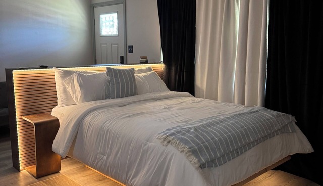 Welcoming 1-bedroom apartment with AC in central Merced Ashluxeliving