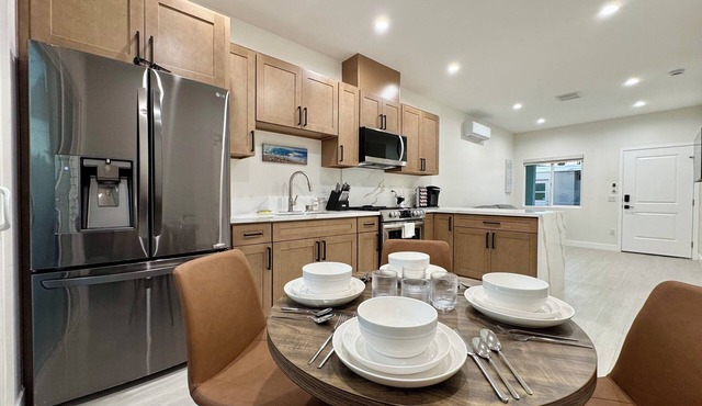 Welcoming 2-bedroom condo with AC in Huntington Beach