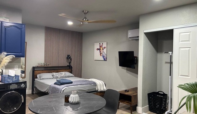 Wonderful studio with AC in vibrant Las Vegas