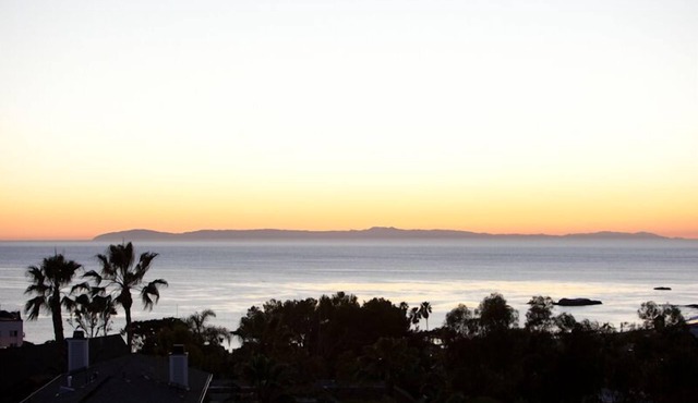 WOW. 25% off; THE Best Village Location;Beach close/ocean views.Walk Everywhere.