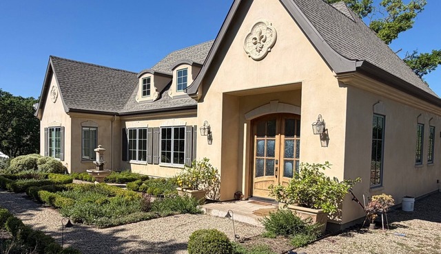 WOW! A little bit of France.in Sonoma!
