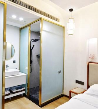Xi'an Bell and Drum Tower Junlan Tile Homestay