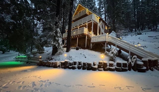 Yosemite West Retreat -Inside National Park - A-Frame Cabin