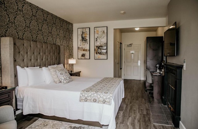 Geyserville Inn 