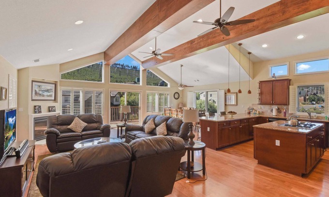 Mountain View Estates House | Mule Meadows Classy, Split Level South Tahoe Home!