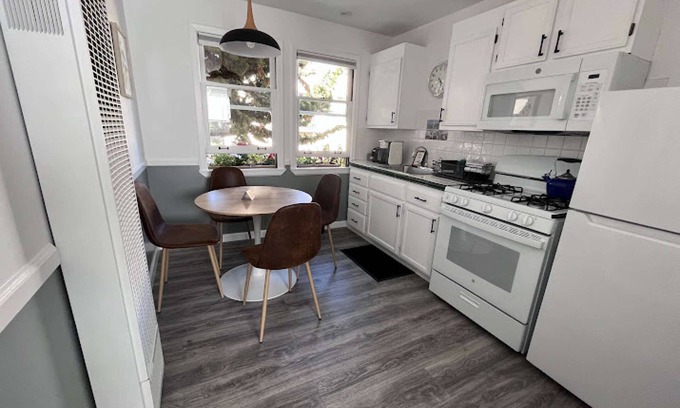 Marina District House | Oasis Courtyard Room