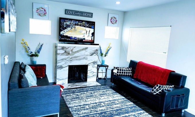 Oakland House | perfect getaway. sf view. free parking on site