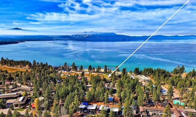 Lakeside Park House | Rental in the Heart of S Lake Tahoe — Walk to Gondola, Casinos, Beach & Dining