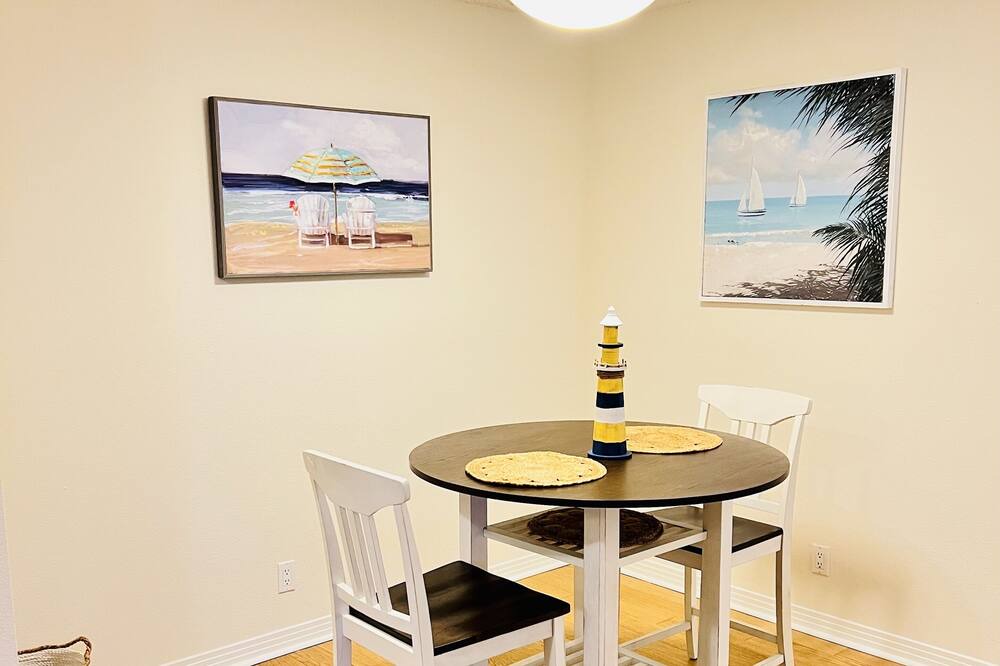 Marina del Rey Apartment | Beautiful apartment with amazing ocean views. Walking distance to Venice Beach!