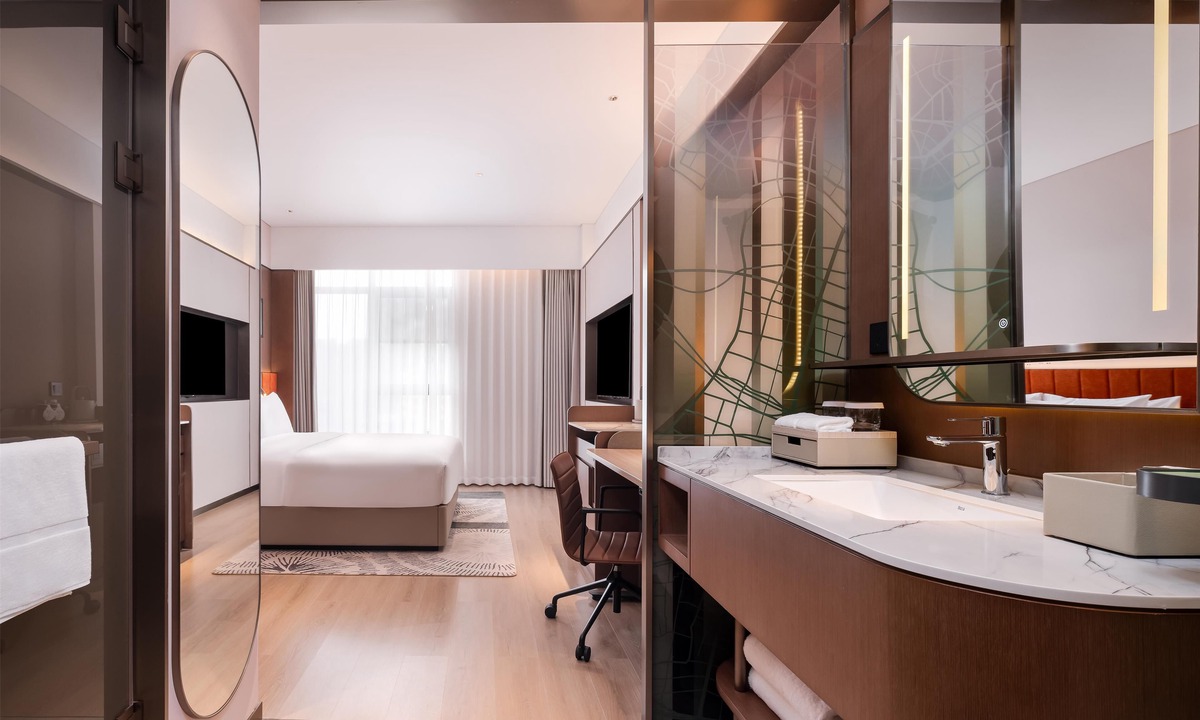 Shihe District Hotel | Hilton Garden Inn Xinyang East Railway Station