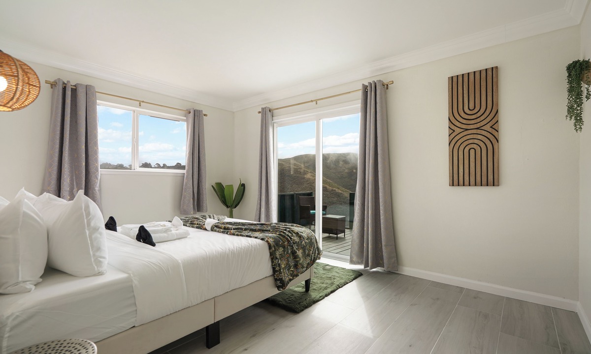 Pacifica Apartment | Cozy 2BR Mountain View Private Deck