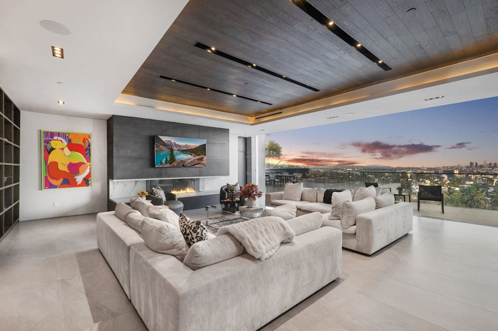 Hollywood Heights House | Los Tilos