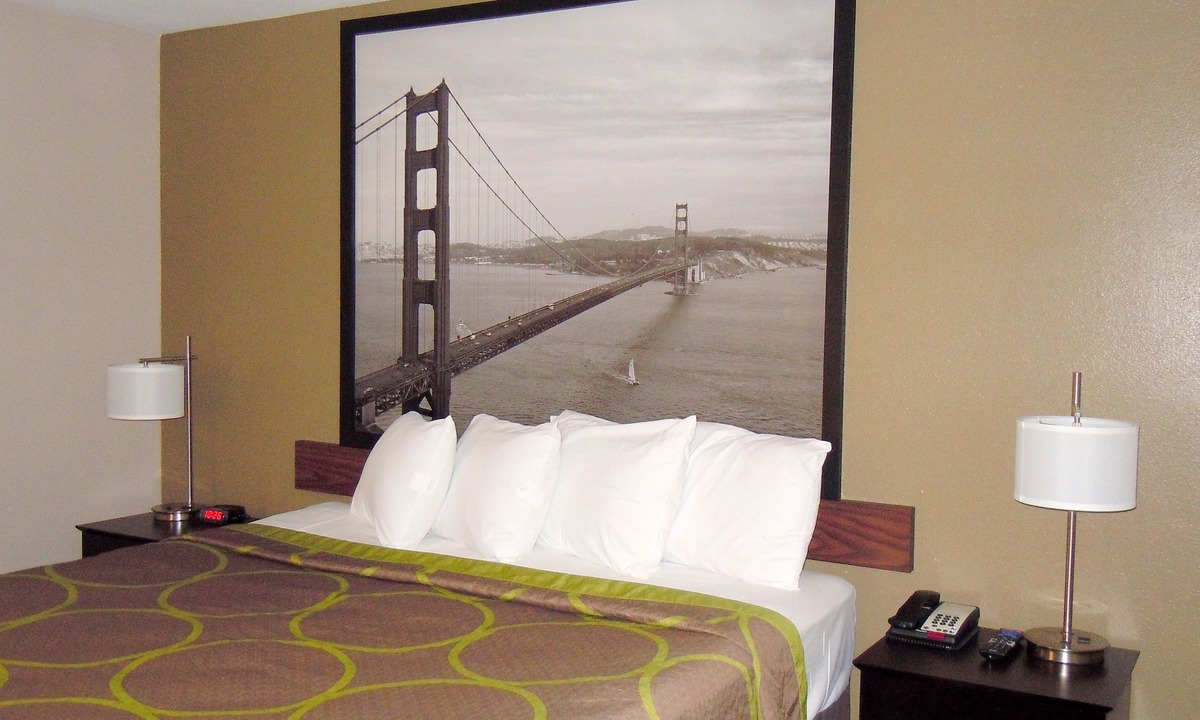 Salinas Hotel | Super 8 by Wyndham Salinas