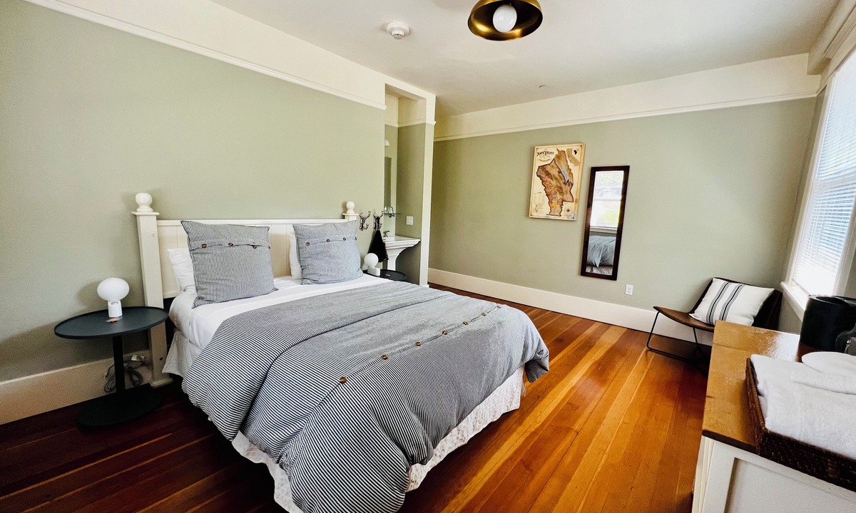 Calistoga Hotel | Calistoga Inn Restaurant and Brewery