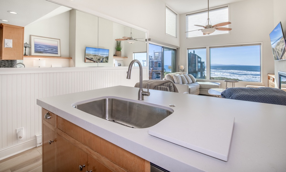 Pajaro Dunes Condo | Pajaro Dunes Resort: Top Floor 2 Bedroom Condo with Great Ocean Views!