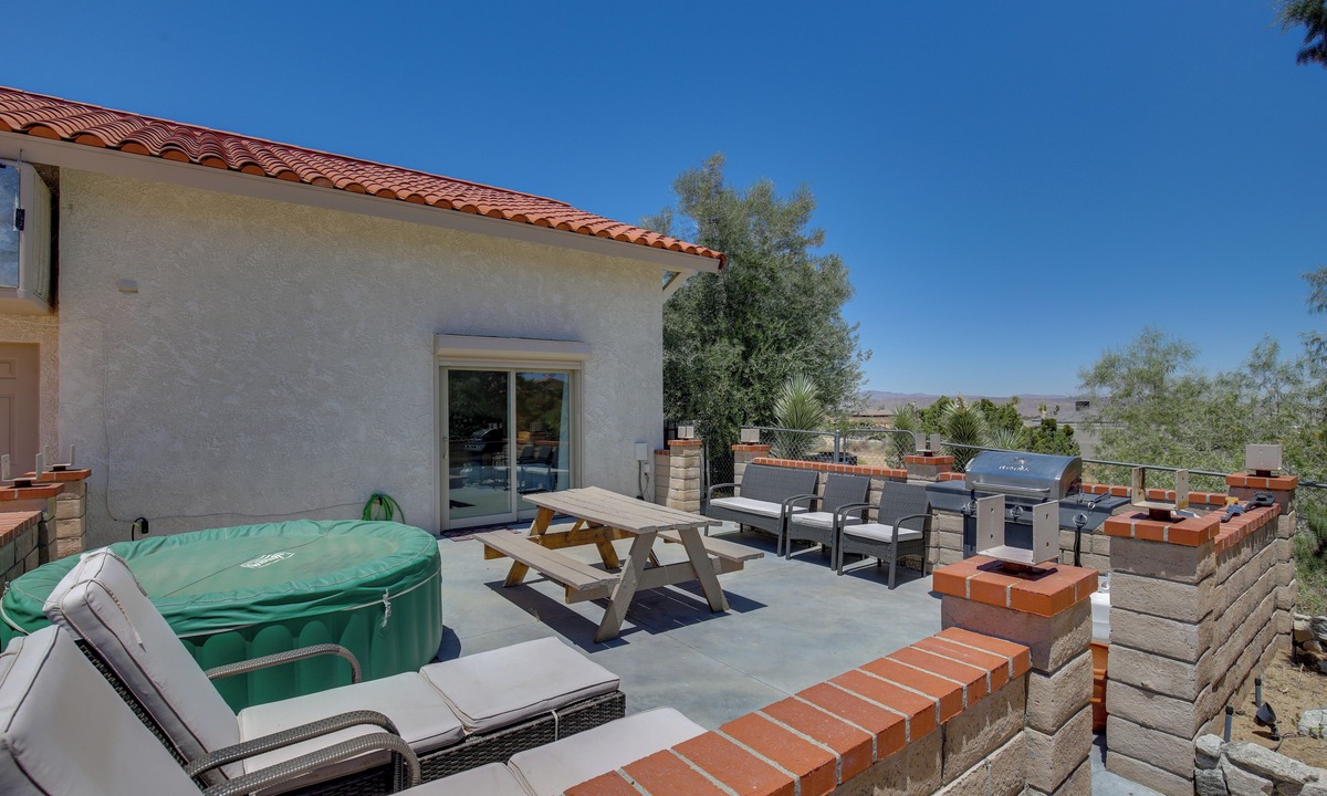 Yucca Valley Apartment | California Vacation Rental with Hot Tub & Patio!