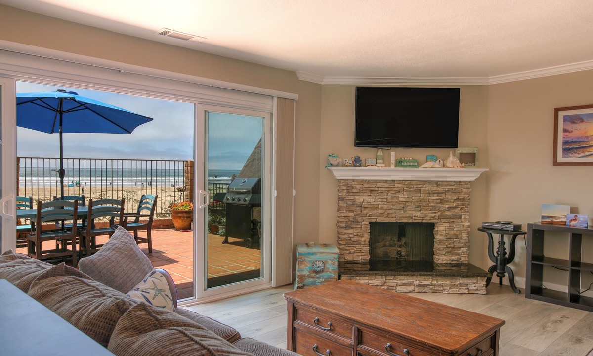 Downtown Condo | Ocean Front 3 bed 2 bath