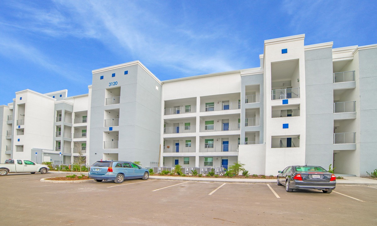 Kissimmee Condo | Modern Condo 5mi to Disney, Foosball, Giant Water Slide, Free Water Park