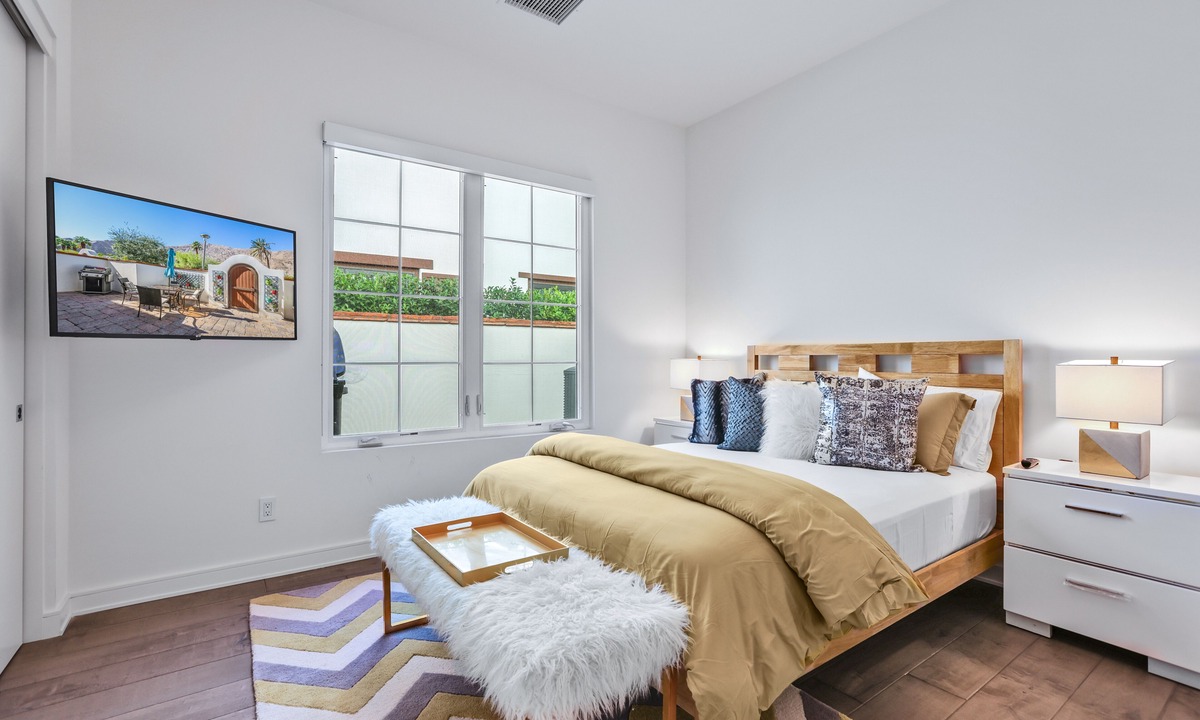 Historic Tennis Club Condo | Vista Montaña - Beautiful downtown townhome!