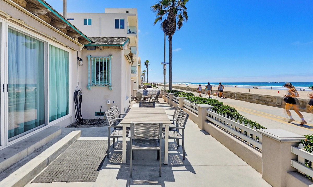 Central Mission Beach Condo | 55' Ocean Front * Exclusive Ground Level Patio * A/C