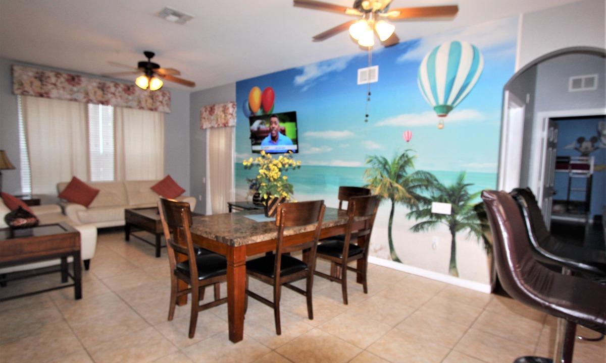 Windsor Hills Condo | Dream Disney Family Vacation,one of best resort 2 miles to Disney, space for 8